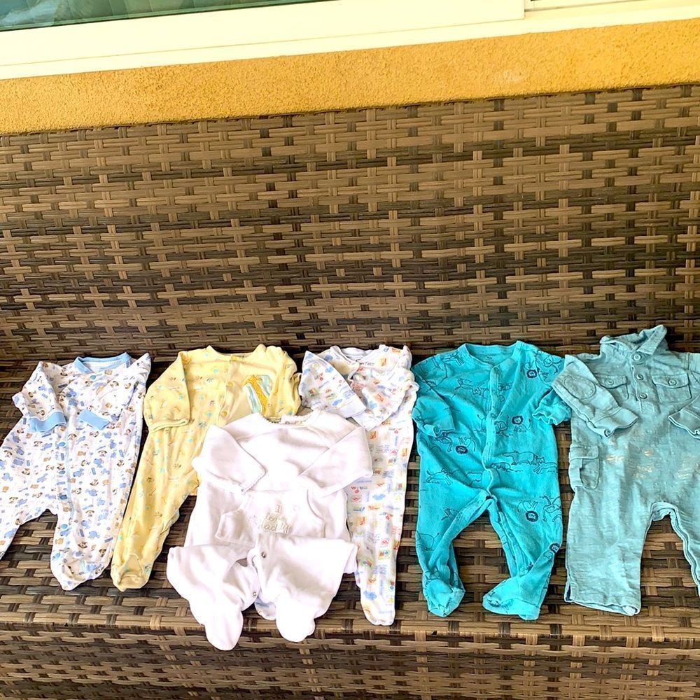 🎉1 hr sale 🎉onesie bundle 6